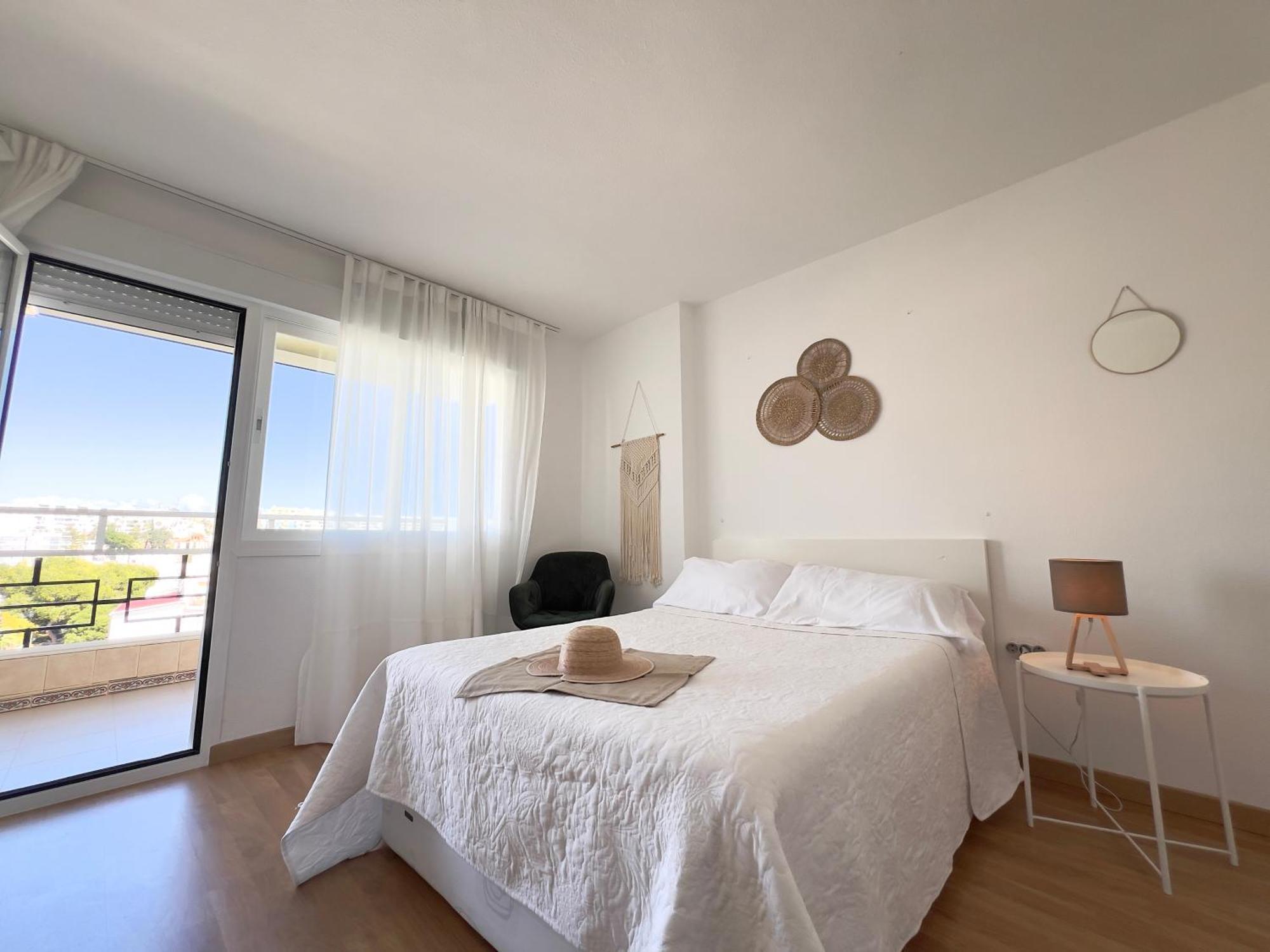 En Carihuela Con Vistas Y Plaza De Garaje, Nucleo Cristal Apartment Torremolinos Exterior photo