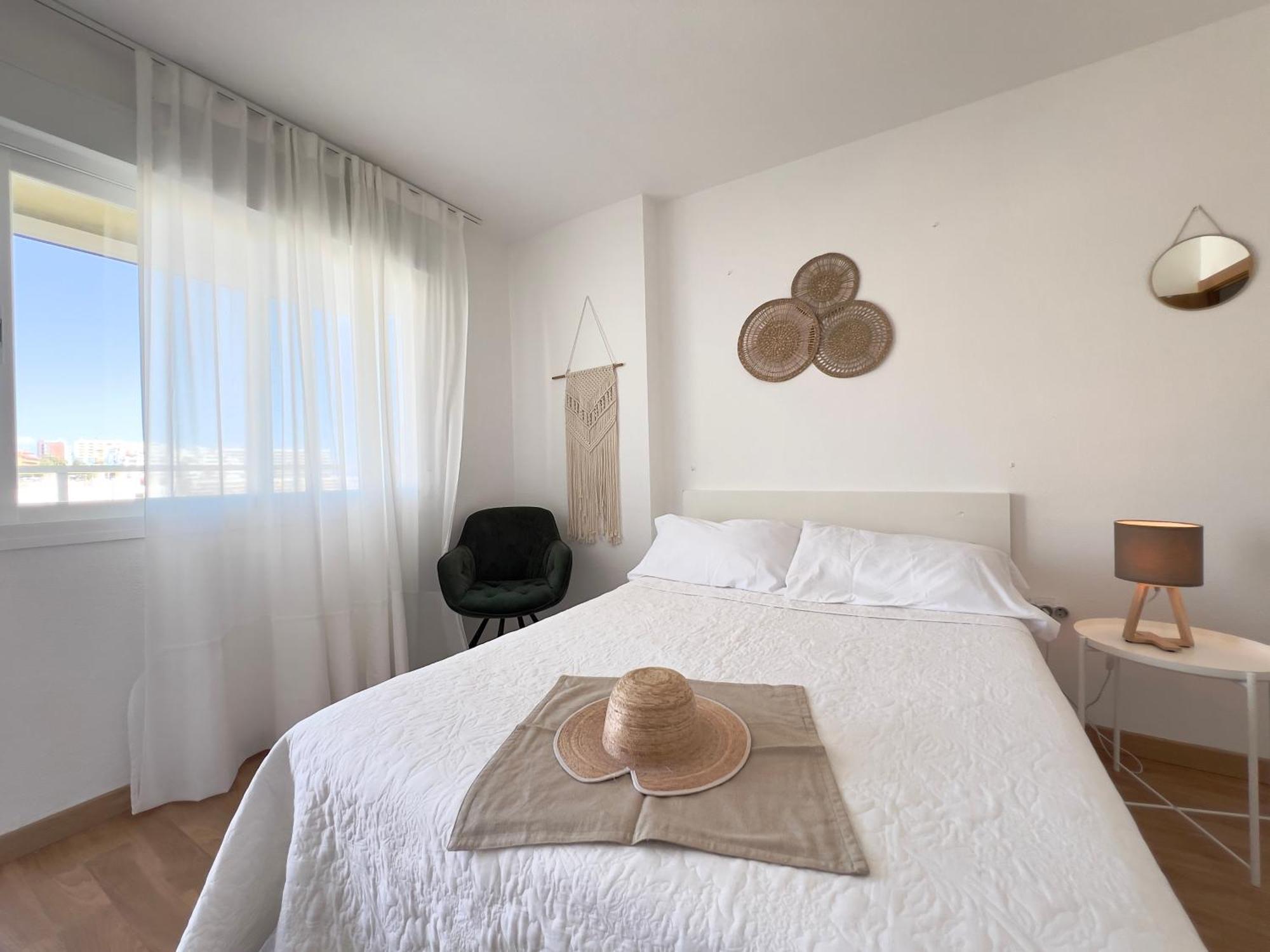 En Carihuela Con Vistas Y Plaza De Garaje, Nucleo Cristal Apartment Torremolinos Exterior photo